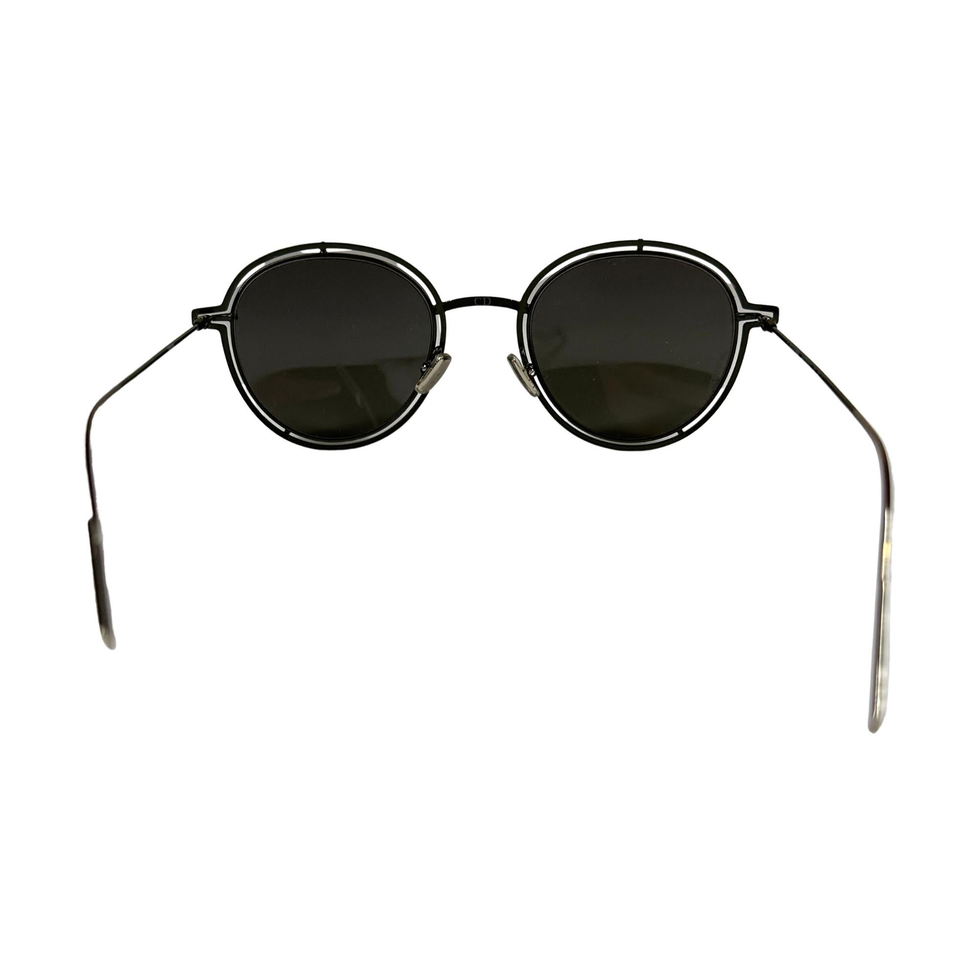 Dior Homme Dior0210s Palladium Sunglasses In Good Condition For Sale In Montreal, Quebec