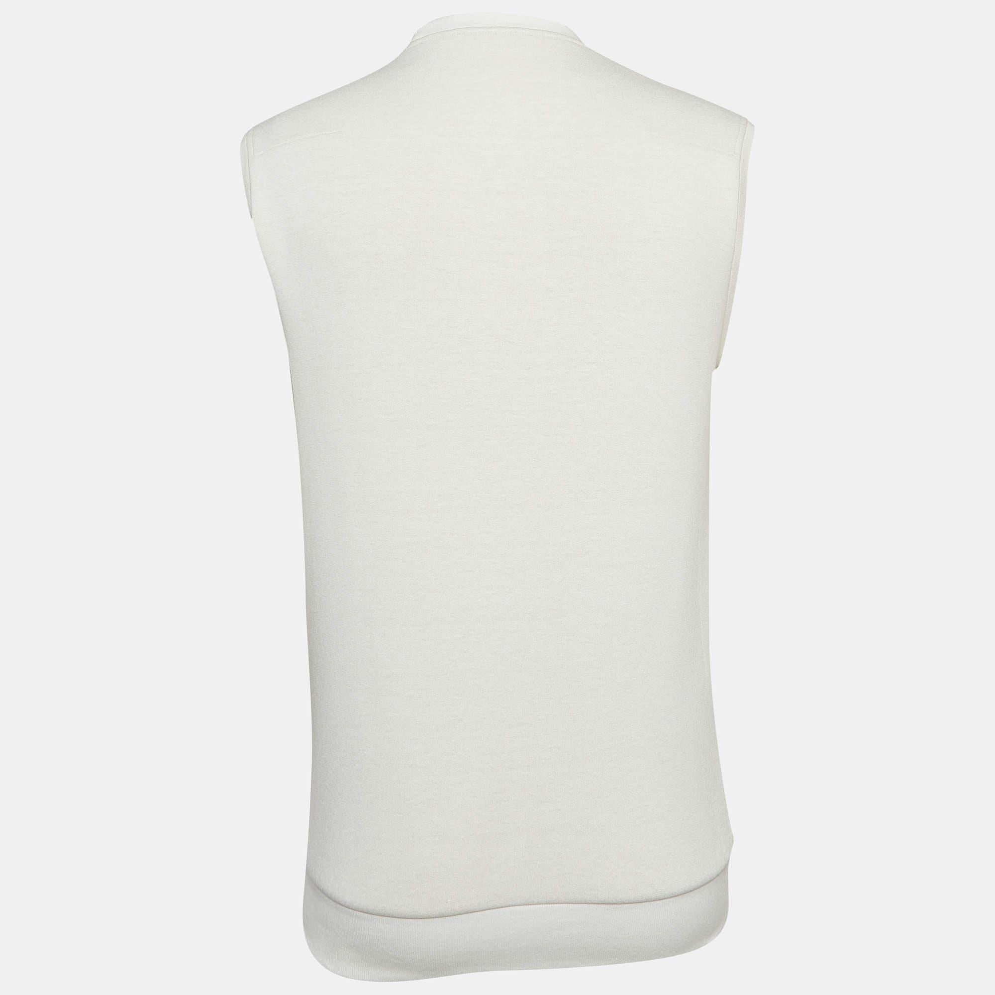 Le felpe come questa sono la scelta migliore nei giorni in cui vuoi vestirti in modo comodo. Realizzata con tessuti di qualità, questa felpa è impreziosita da una tonalità di classe, da am design e da una vestibilità accogliente.
