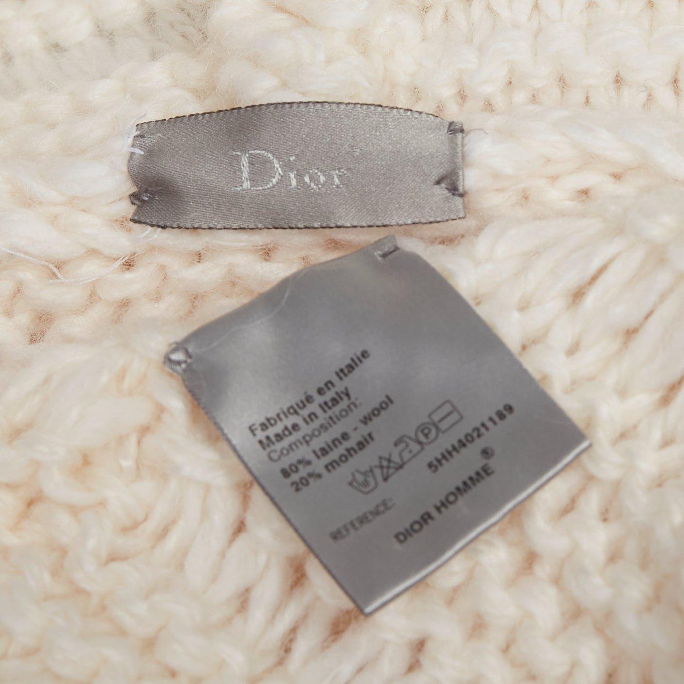 DIOR HOMME Hedi Slimane Capa con capucha de punto con borlas de lana y mohair crema 2005 3