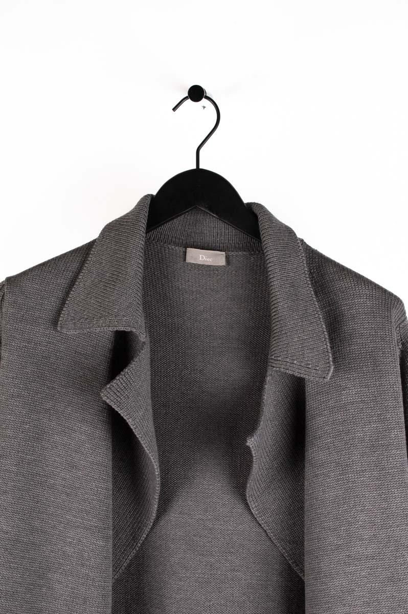 Item for sale is 100% genuine Dior Homme Hedi Slimane Cardigan Knitted Men Sweater S126
Color: Grey
(An actual color may a bit vary due to individual computer screen interpretation)
Material: No care label
Tag size: Fits M 
This sweater is great