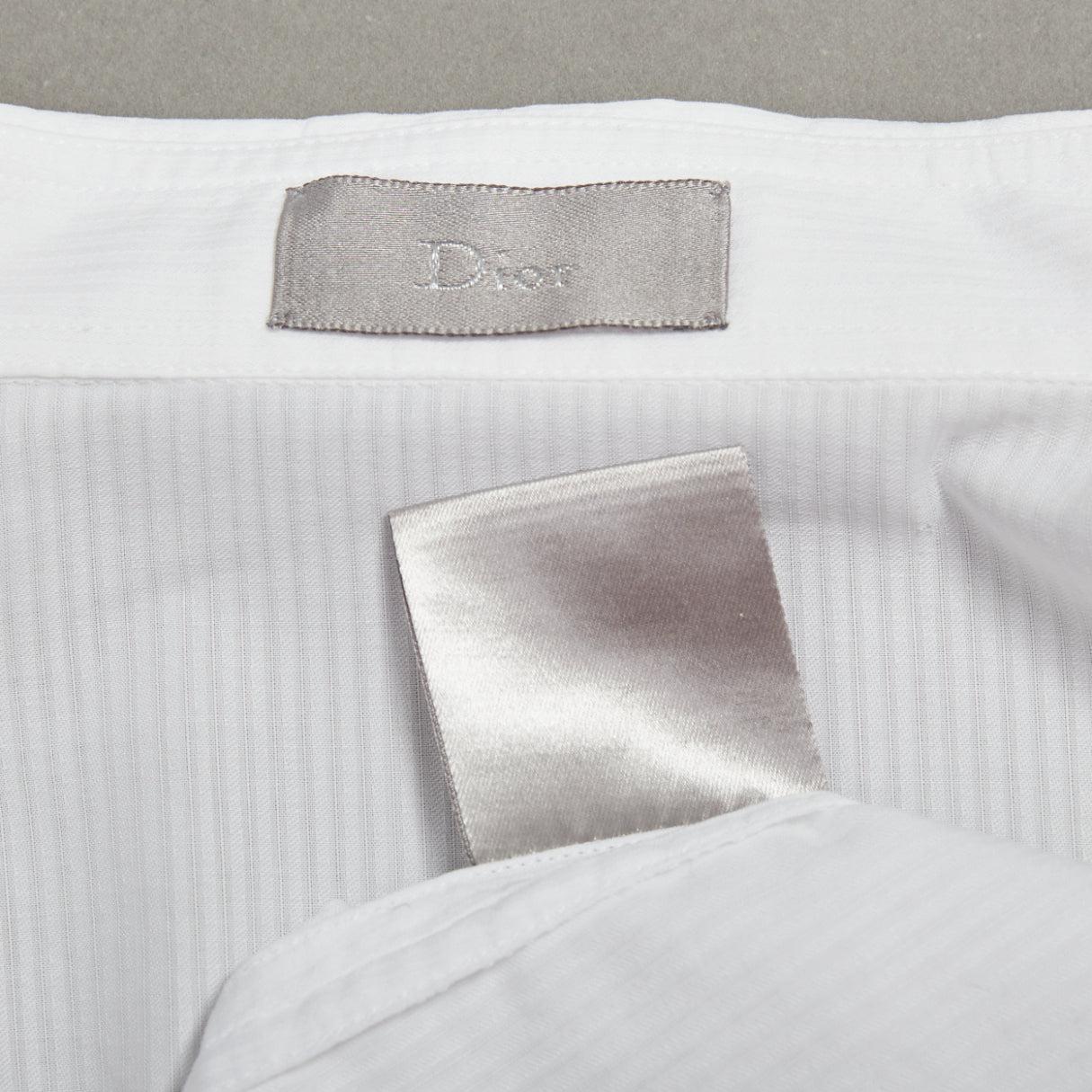 DIOR HOMME Hedi Slimane camisa bordada abeja algodón blanco negro EU39 M en venta 4