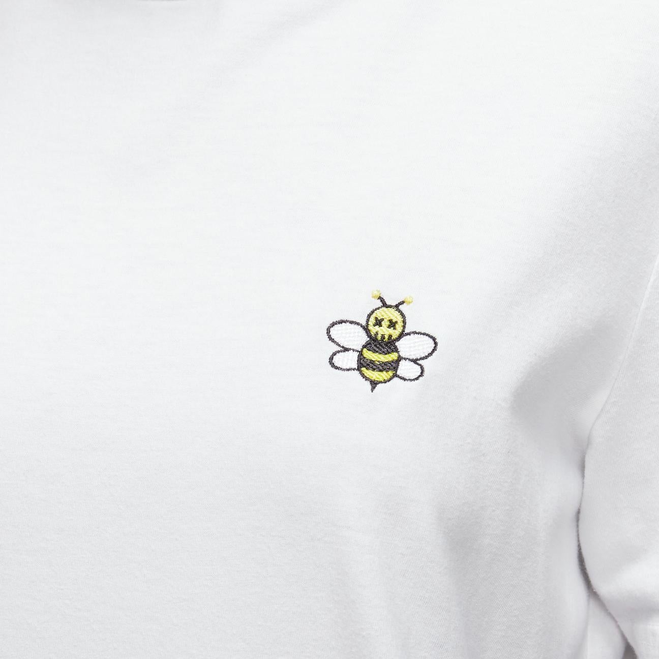 DIOR HOMME Kaws white yellow cross eye logo bee embroidery tshirt XS
Reference: YIKK/A00017
Brand: Dior
Collection: Kaws
Material: Cotton
Color: White, Yellow
Pattern: Solid
Closure: Pullover
Extra Details: Plain back.
Made in: