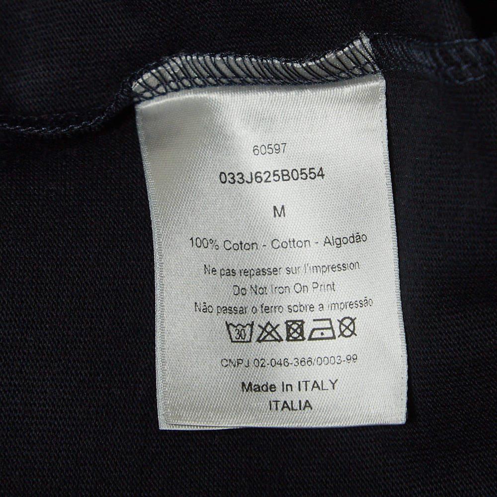 Dior Homme X Air Jordan Marineblaues besticktes halbärmeliges T-Shirt aus Baumwolle M im Zustand „Hervorragend“ im Angebot in Dubai, Al Qouz 2