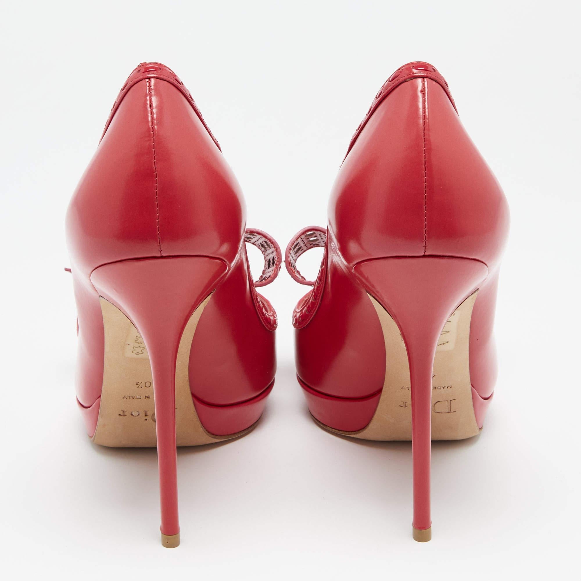 Dior Imperial Red Cannage Leather Peep Toe Bow Detail Platform Pumps Size 40.5 In Good Condition For Sale In Dubai, Al Qouz 2