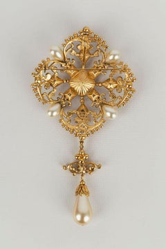 Dior Broche/pendentif en métal doré et gouttes de perles