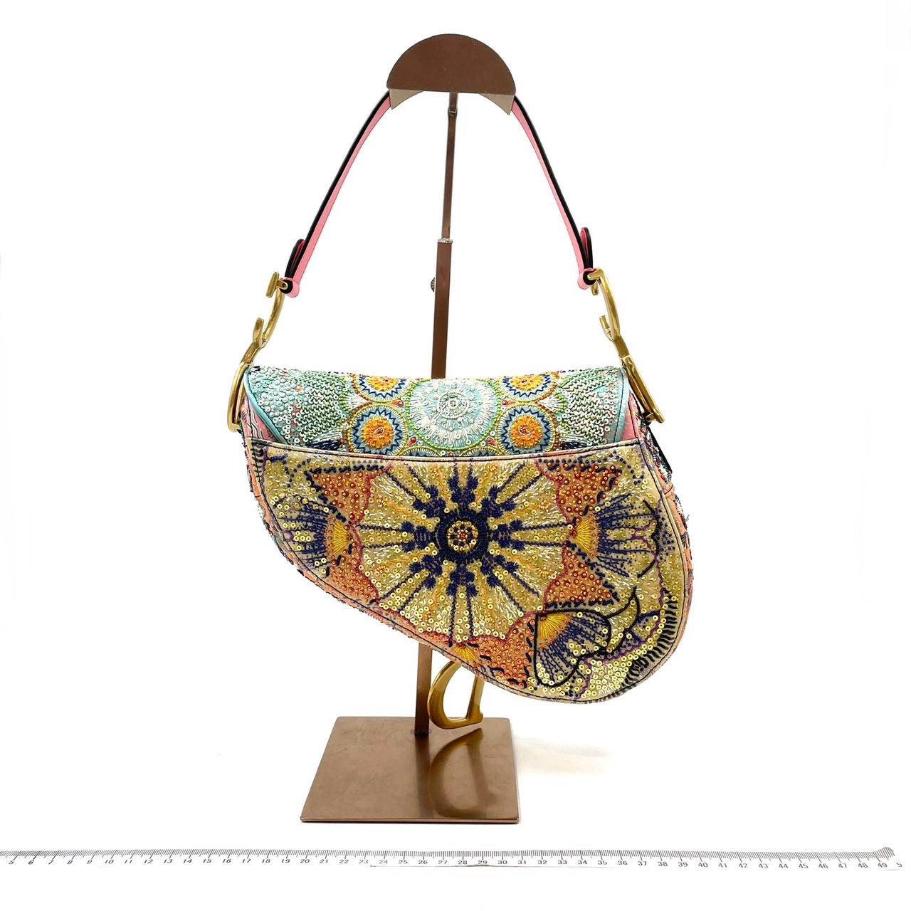 Dior In Lights Saddle Medium Multicolor Beads and Calfskin Leather Shoulder Bag In Excellent Condition In AUBERVILLIERS, FR