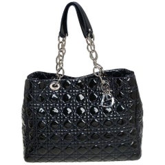 Sac cabas Lady Dior Lady Dior en cuir verni bleu indigo cannage souple