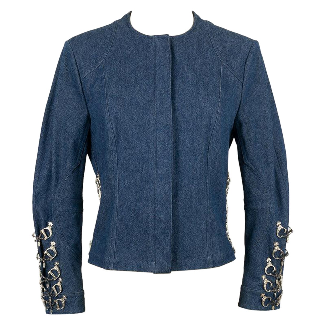 Dior Jacke aus Jeans mit Charms genäht