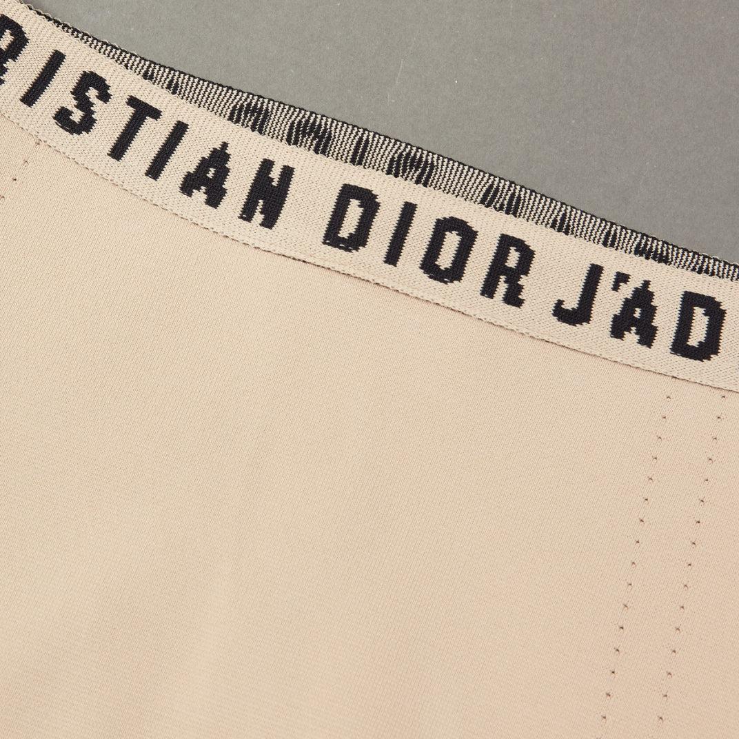 DIOR J'adior nude black logo tape waist tight knit boy brief shorts FR34 XS
Reference: AAWC/A00859
Brand: Dior
Designer: Maria Grazia Chiuri
Collection: Jadior
Material: Polyamide
Color: Nude
Pattern: Solid
Closure: Elasticated
Made in: