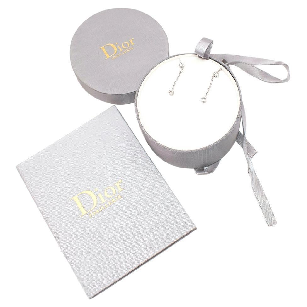Dior Joaillerie 18k Weißgold Ohrstecker mit Diamant-Ohrsteckern mit Kette und Tropfen im Angebot