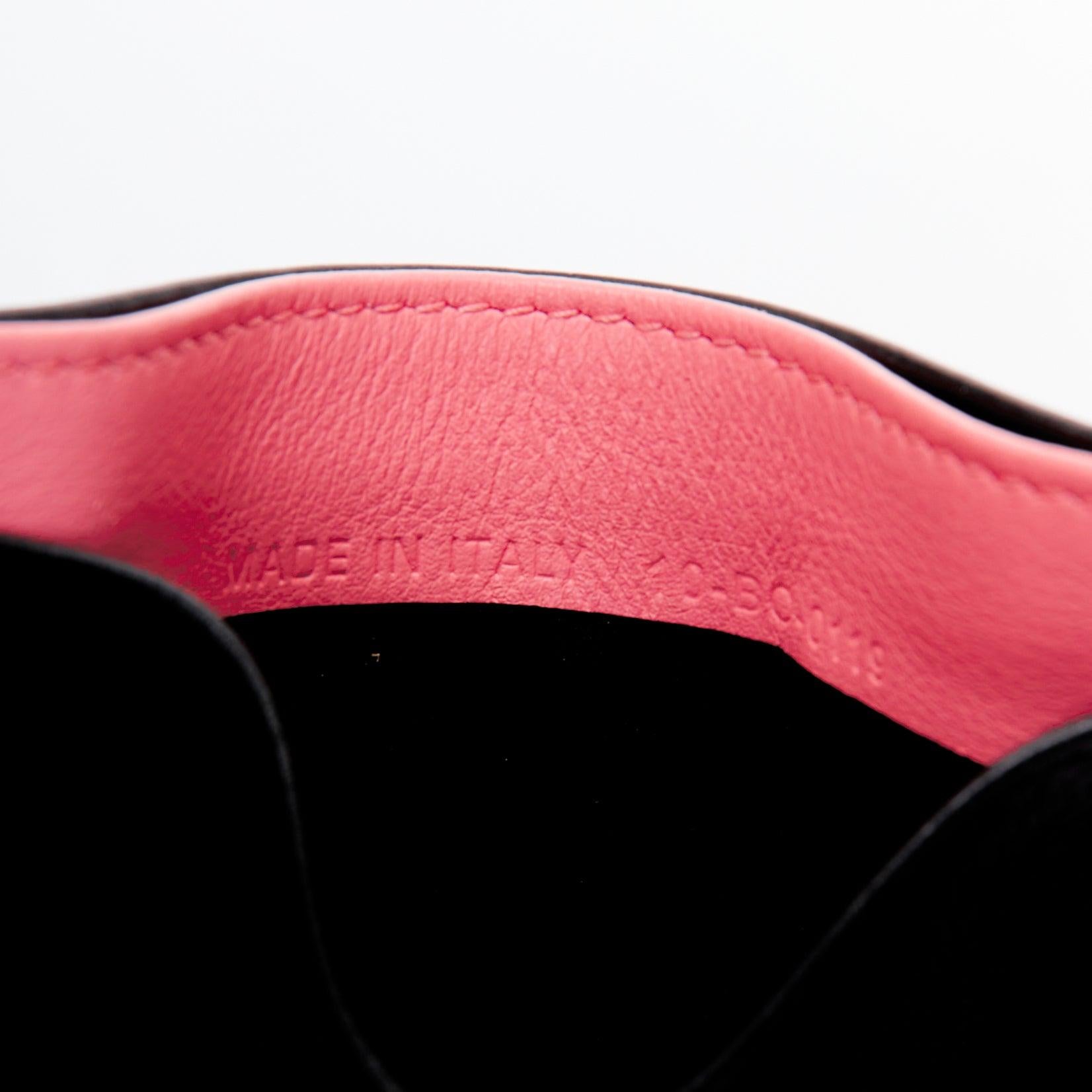 DIOR KAWS 201k pink bee XX black leather cardholder For Sale 2