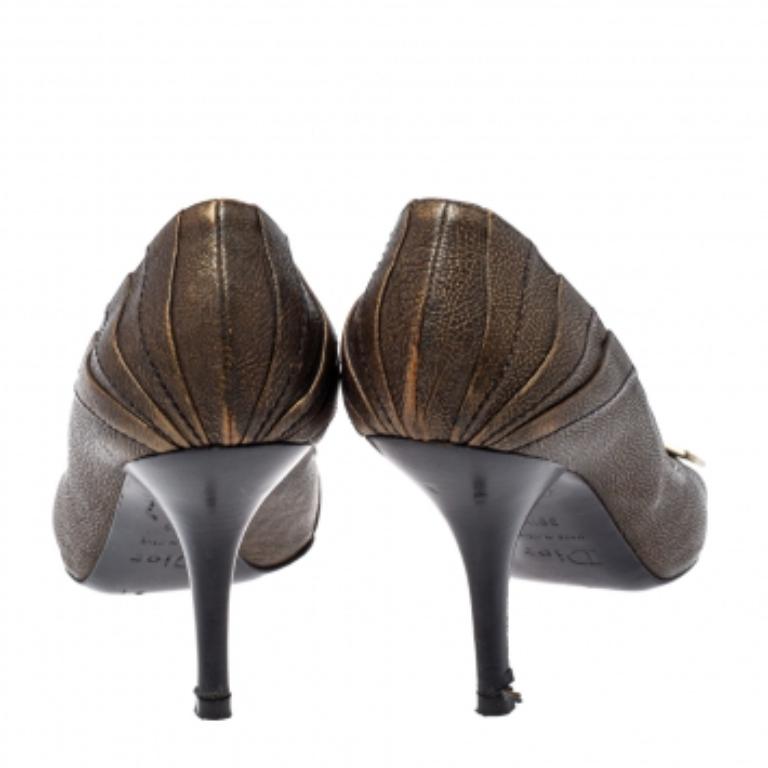 Dior Khaki Brown Leder Metall Detail Peep Toe Pumps Größe 39.5 im Angebot 2