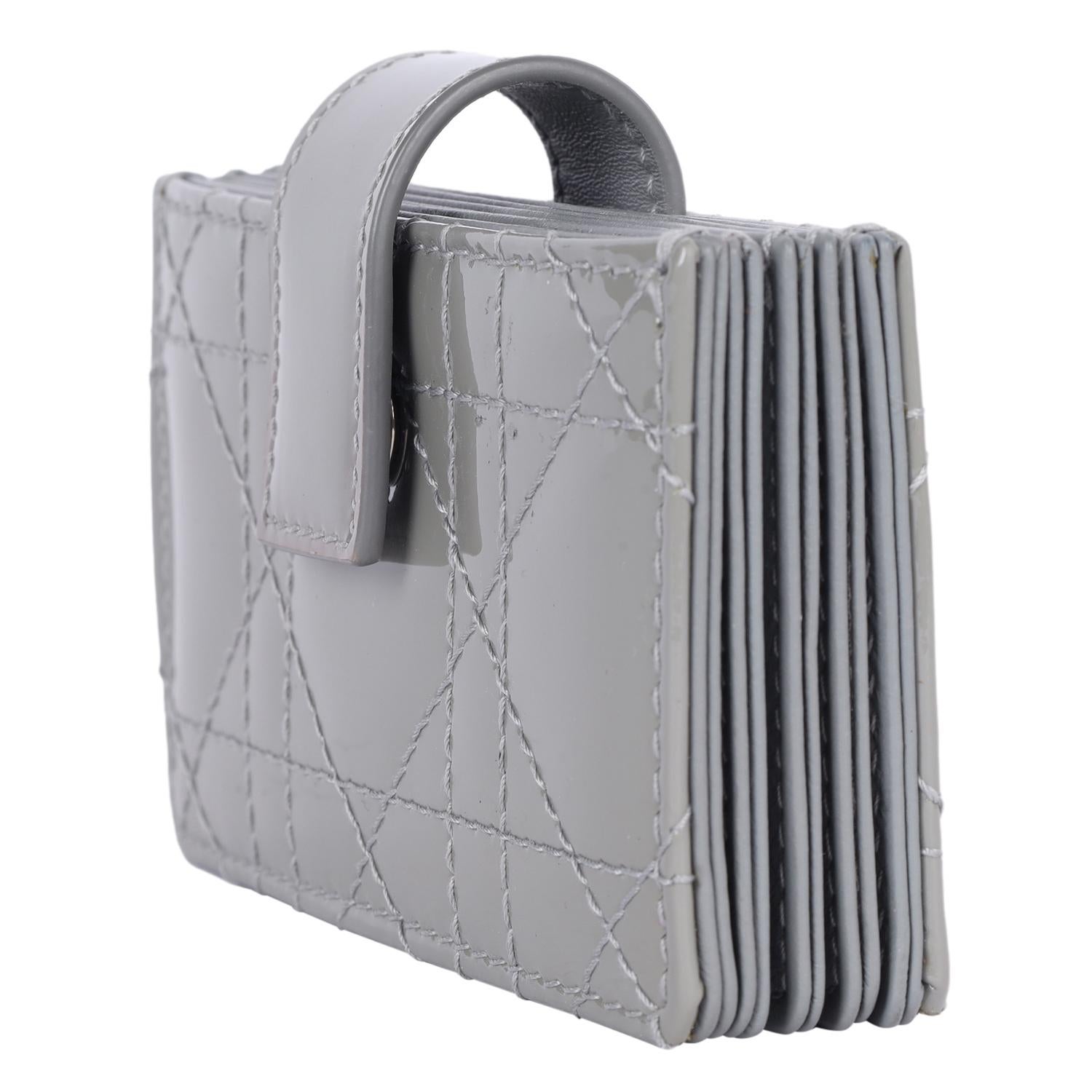 DIOR Lady Dior Jasmine Card Holder In Good Condition For Sale In Salt Lake Cty, UT