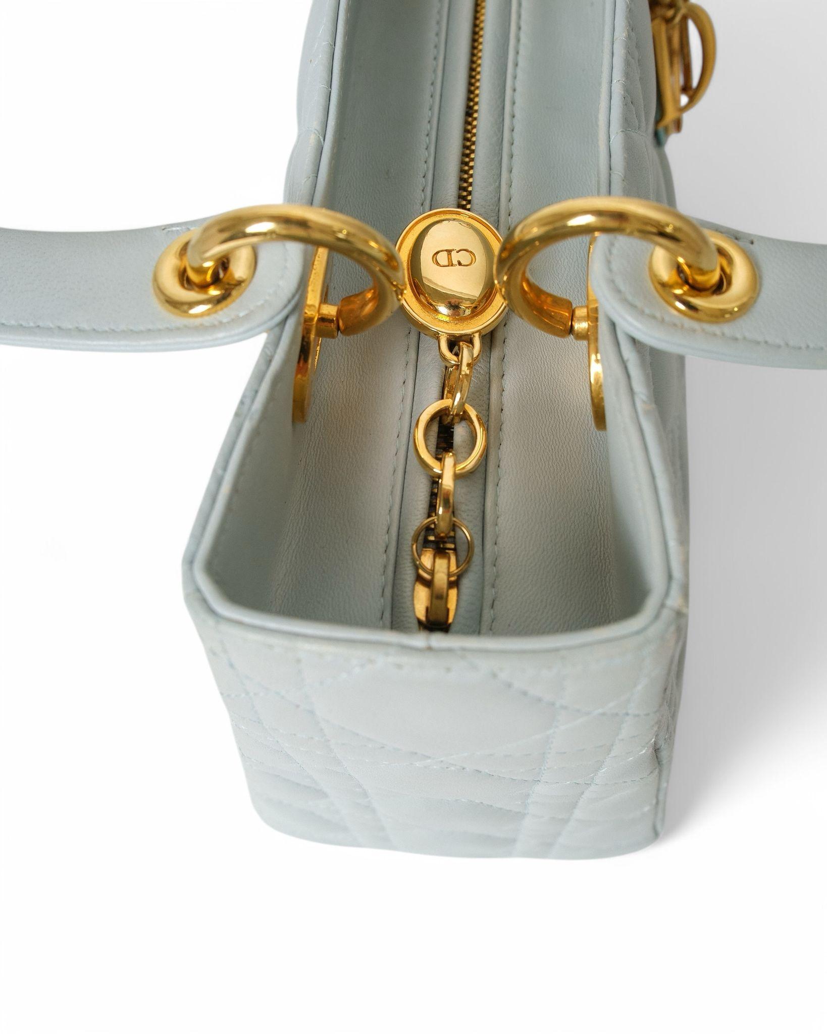 Dior Lady Medium Vintage Cannage Azzurra in vendita 8