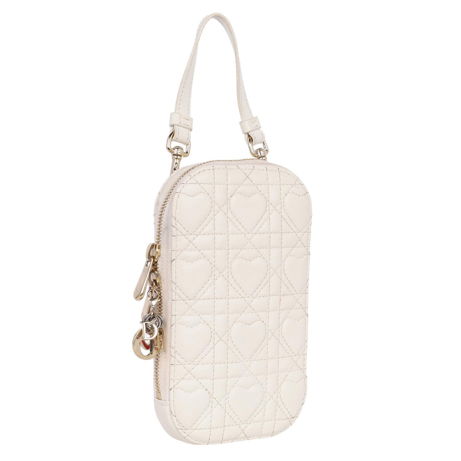 Dior Lammfell Cannage Lady Dior Telefonhalterung Latte Beige Lady Dior im Zustand „Gut“ im Angebot in Salt Lake Cty, UT