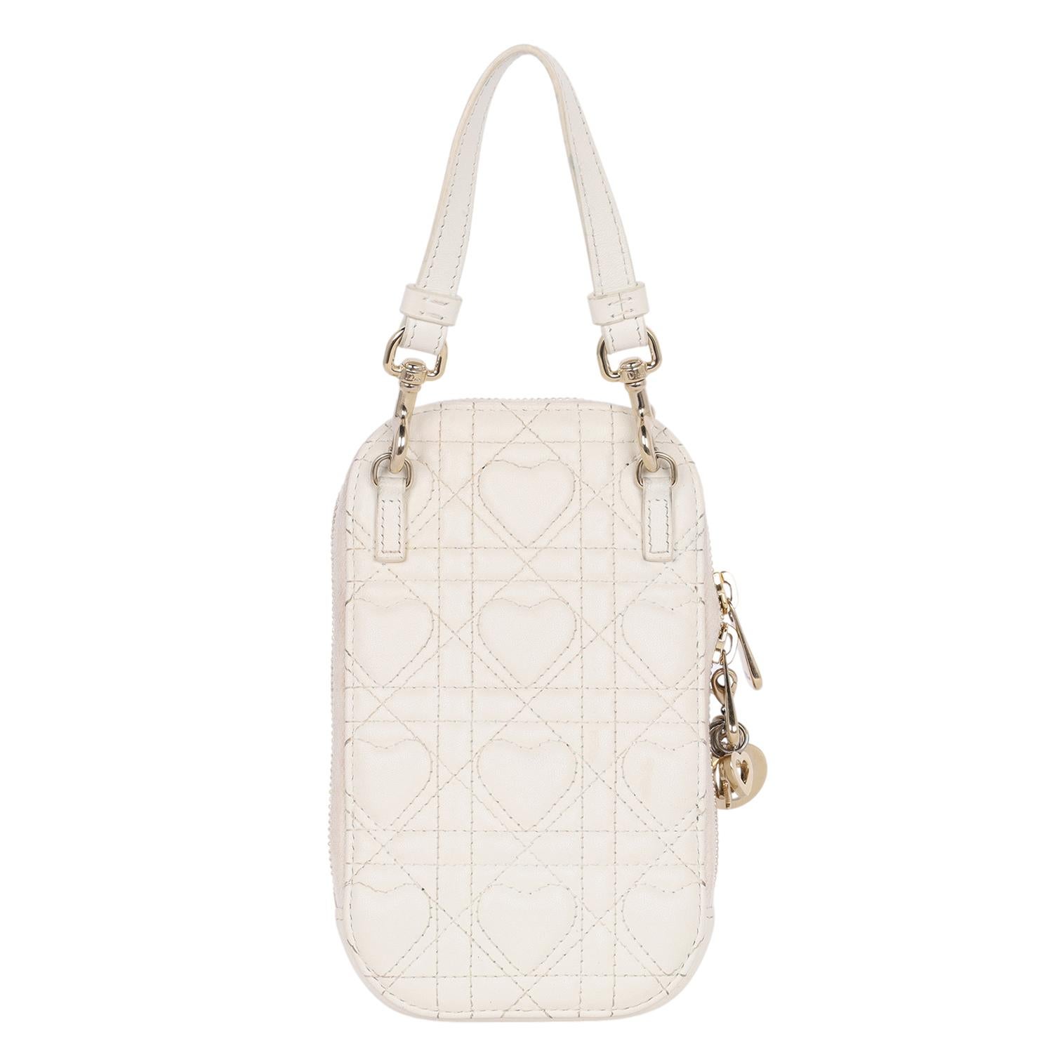 Dior Lammfell Cannage Lady Dior Telefonhalterung Latte Beige Lady Dior für Damen oder Herren im Angebot