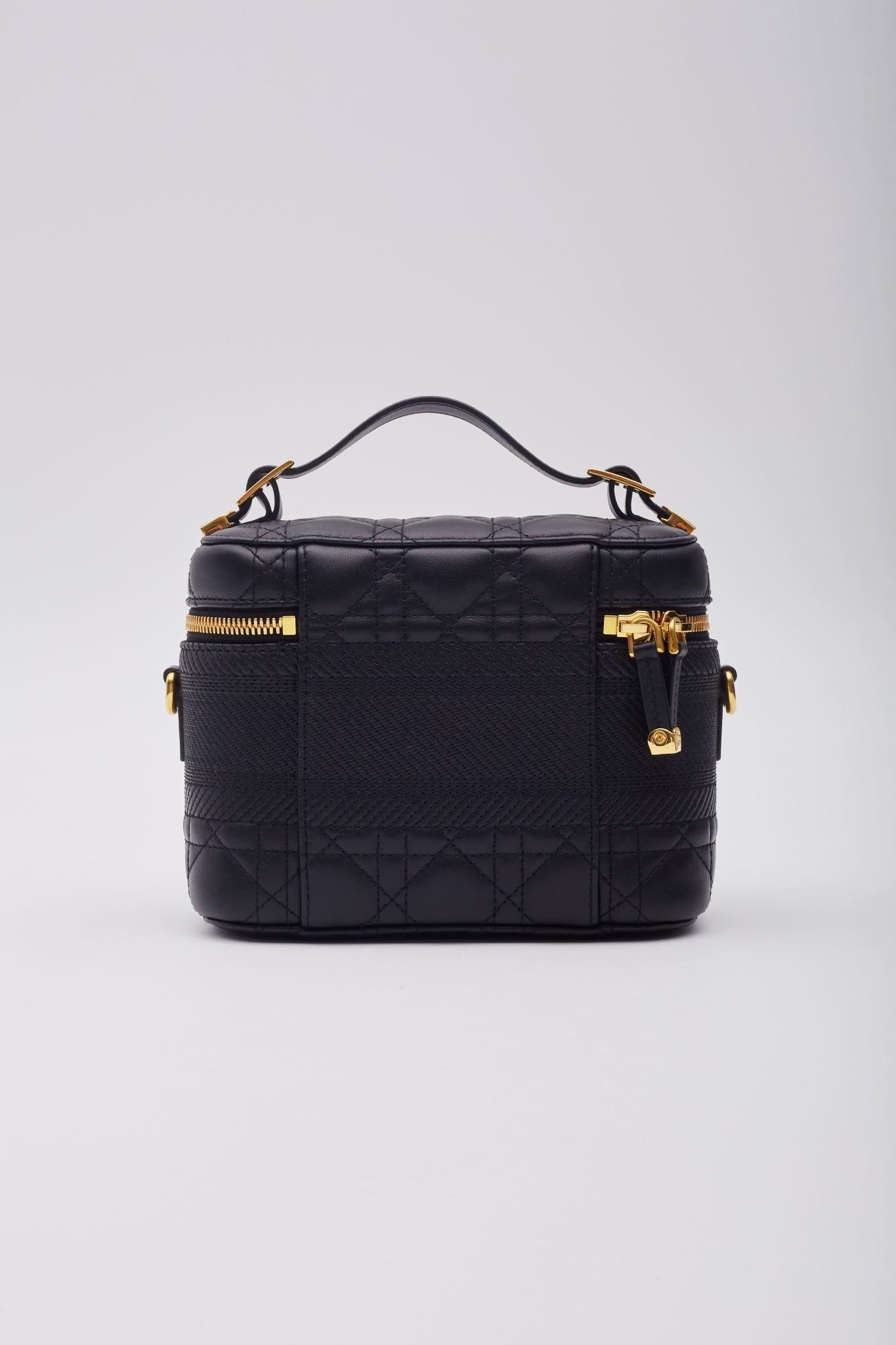 Dior Lambskin Cannage Small Diortravel Vanity Case Black Pour femmes en vente