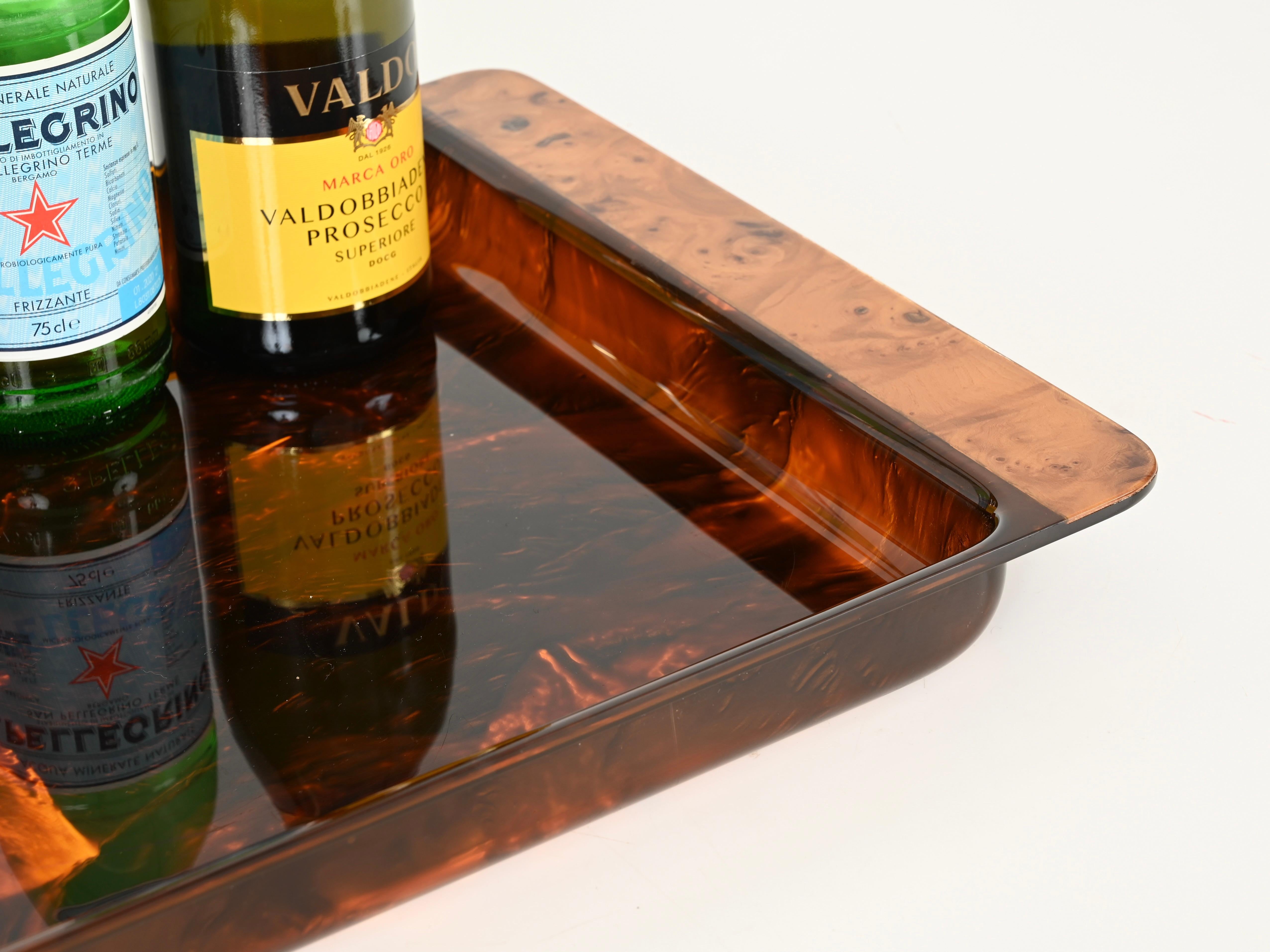 Dior Large Serving Tray in Tortoiseshell Effect Lucite and Burl, Italy, 1970s For Sale 4