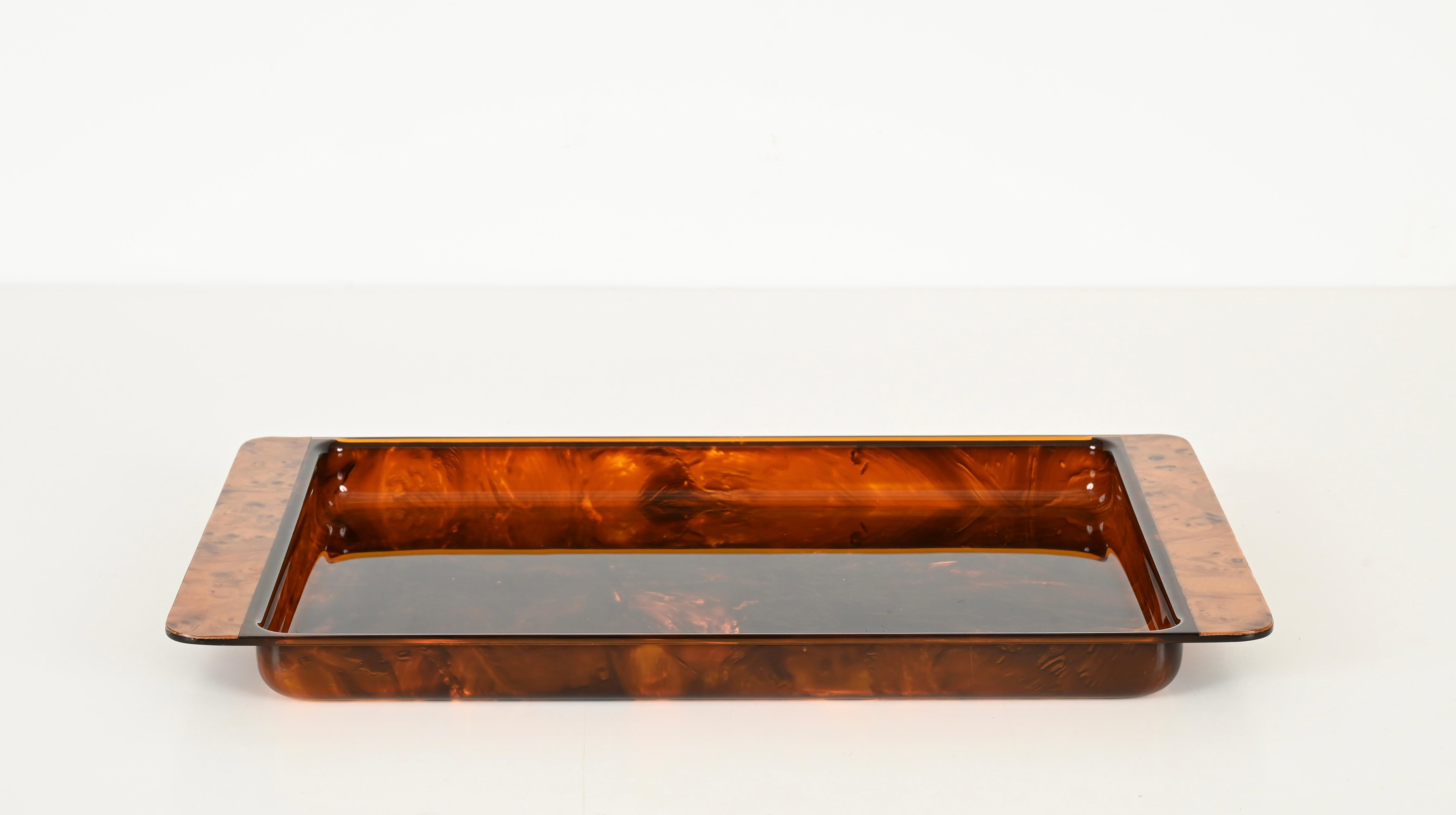 Dior Large Serving Tray in Tortoiseshell Effect Lucite and Burl, Italy, 1970s For Sale 5