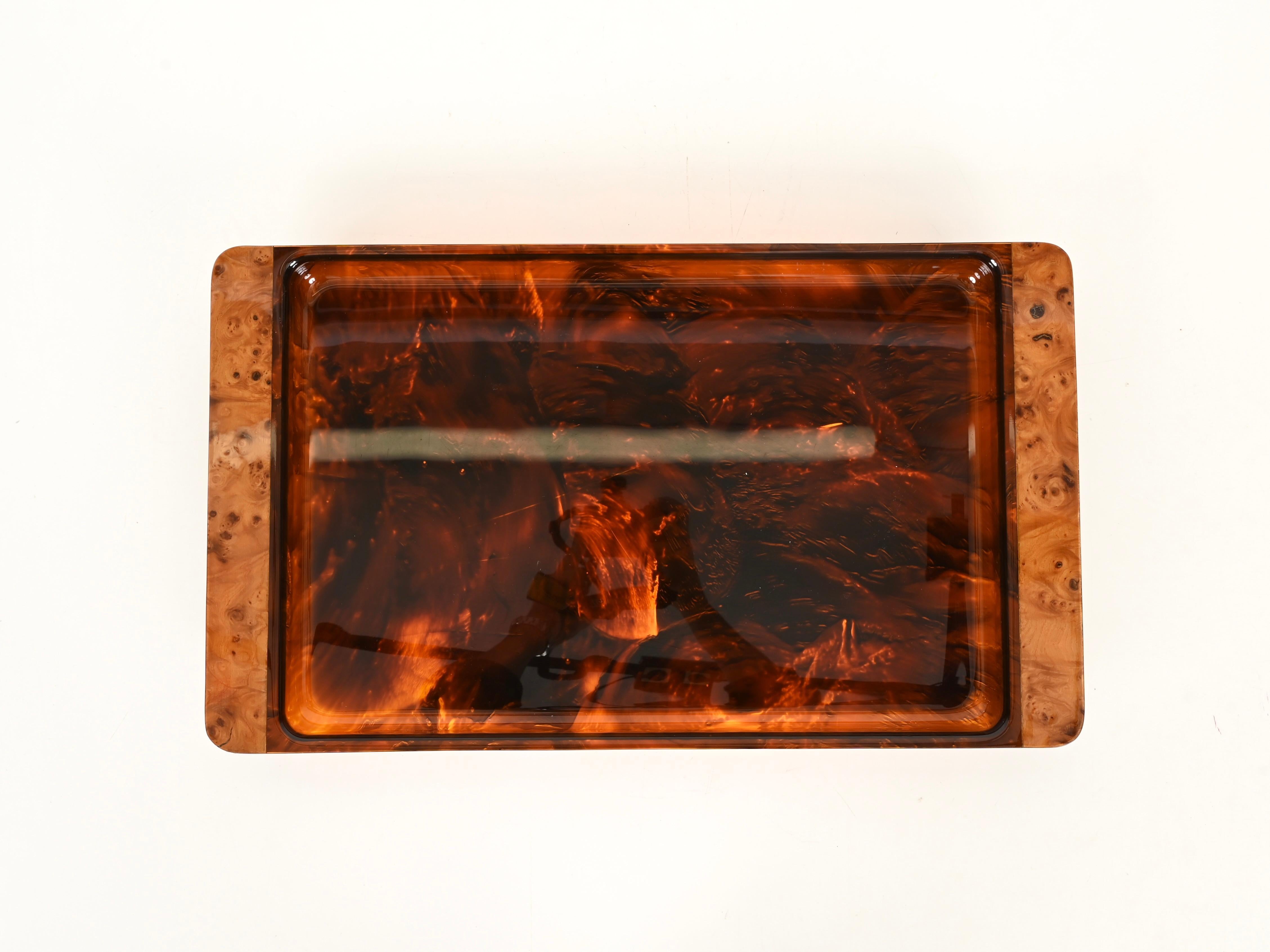 Italian Dior Large Serving Tray in Tortoiseshell Effect Lucite and Burl, Italy, 1970s For Sale