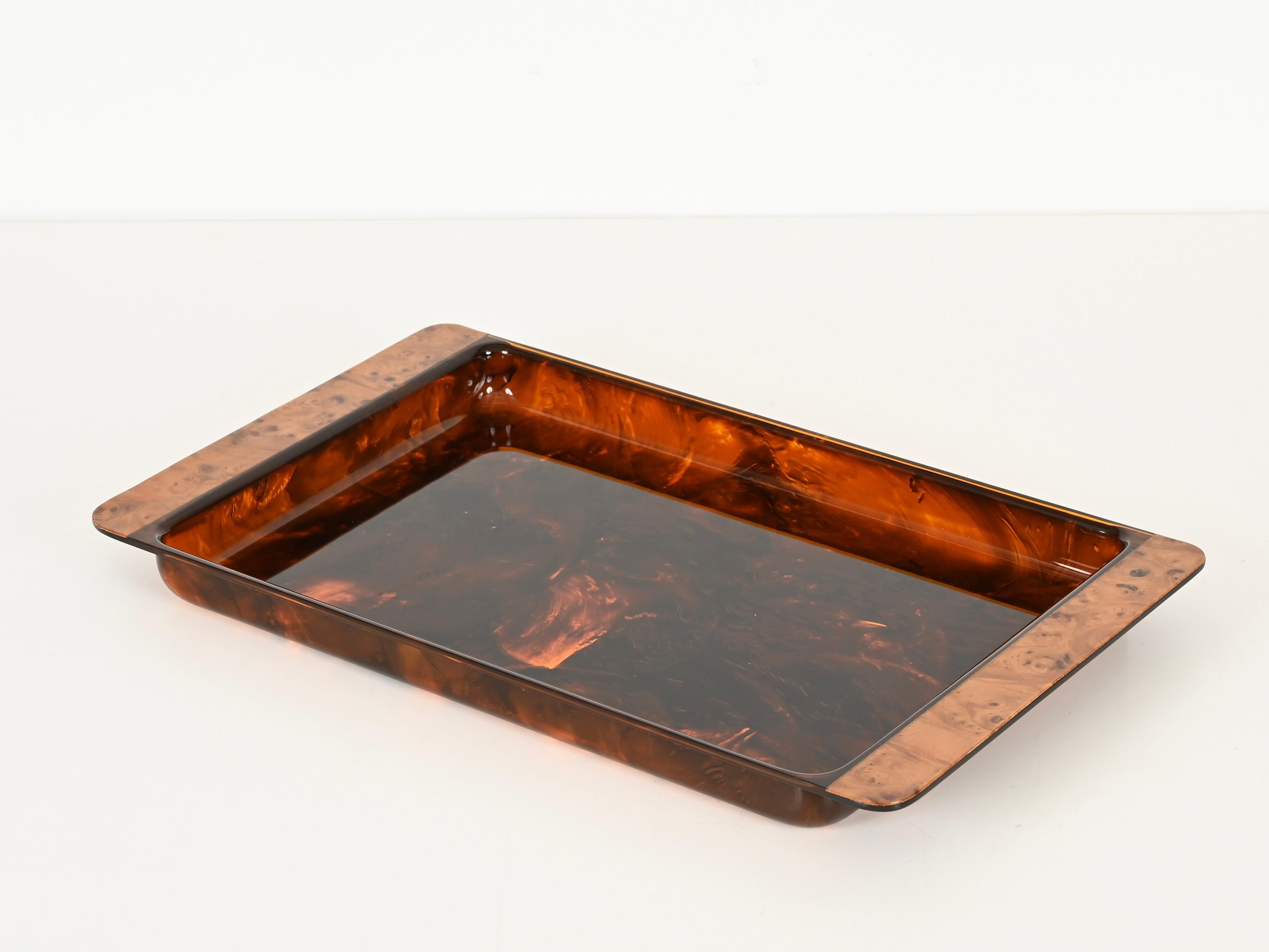 20th Century Dior Large Serving Tray in Tortoiseshell Effect Lucite and Burl, Italy, 1970s For Sale