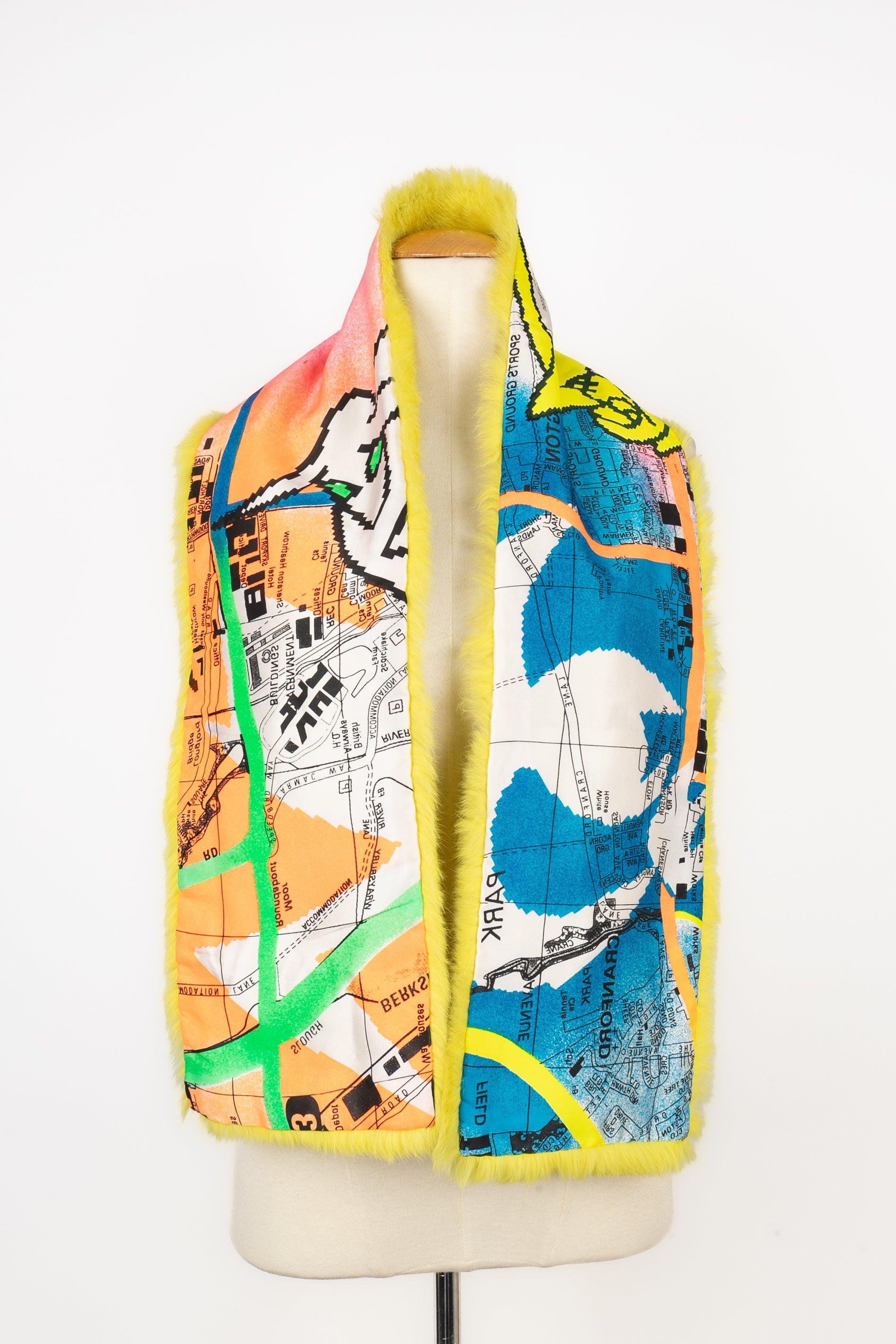 Dior - Large yellow rabbit fur stole with a printed silk lining. A 2001 Collection under the direction of John Galliano.

Additional information:
Condition: Very good condition
Dimensions: Length: 135 cm - Width: 18 cm
Period: 21st Century

Seller