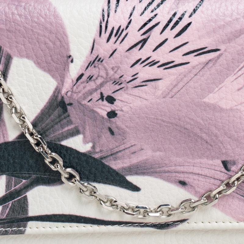Dior Leather Diorissimo Alstroemeria Flower Wallet On Chain In Good Condition In Dubai, Al Qouz 2