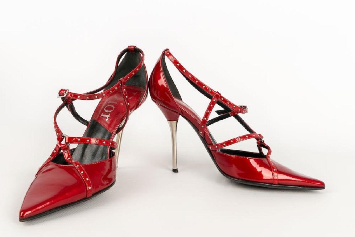 Dior - (Made in Italy) Red leather pumps. Size 36.

Additional information:
Condition: Good condition
Dimensions: Heel height : 9.5 cm

Seller Reference: CH61