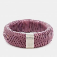 Bracciale largo in pelle di Dior in tonalità argento
