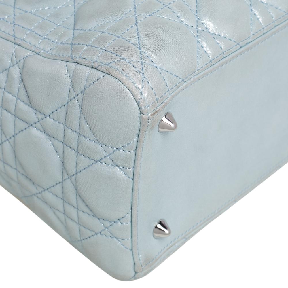 Dior Hellblaue Cannage Schimmernde Ledertasche Medium Lady Dior Tote 5