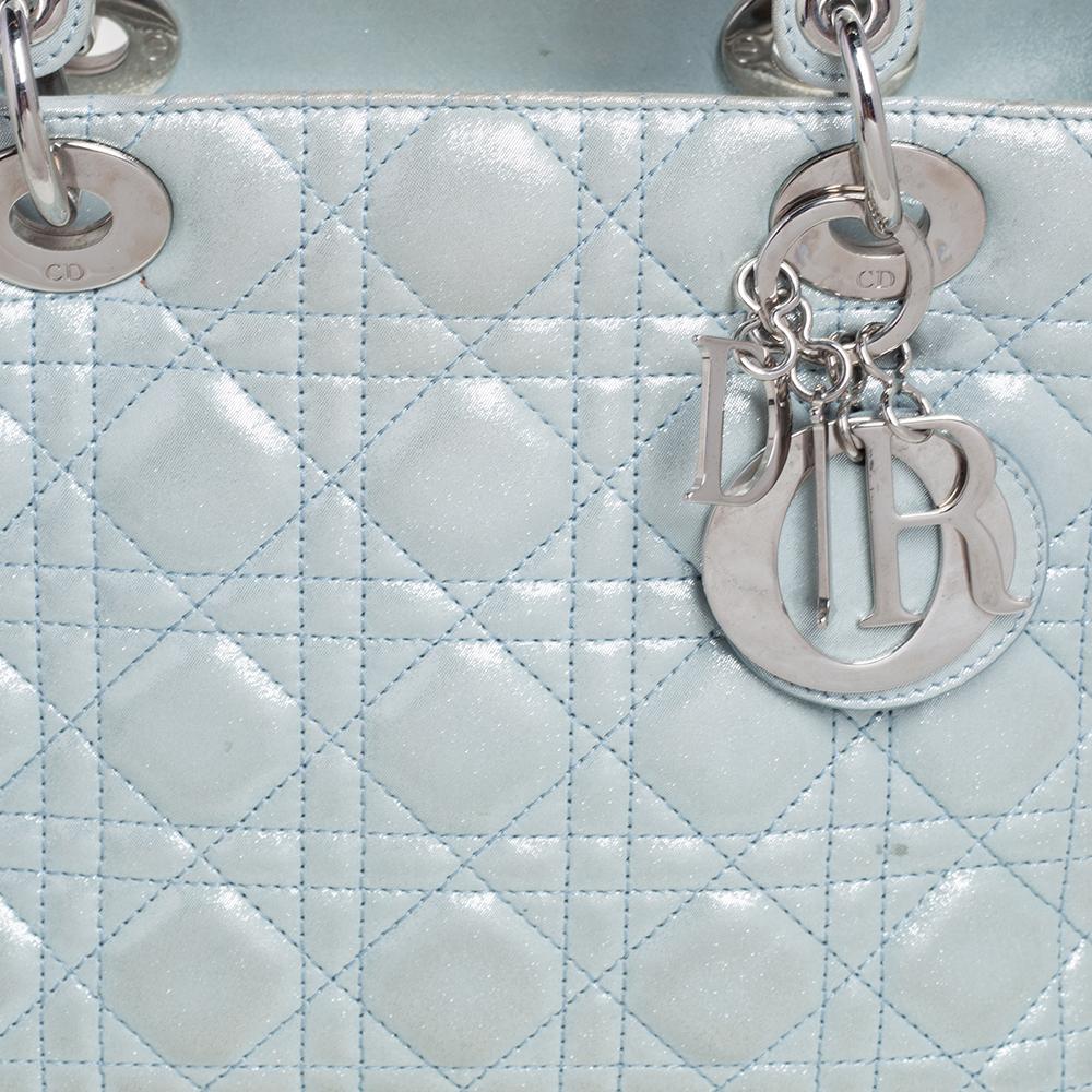 Dior Hellblaue Cannage Schimmernde Ledertasche Medium Lady Dior Tote 10