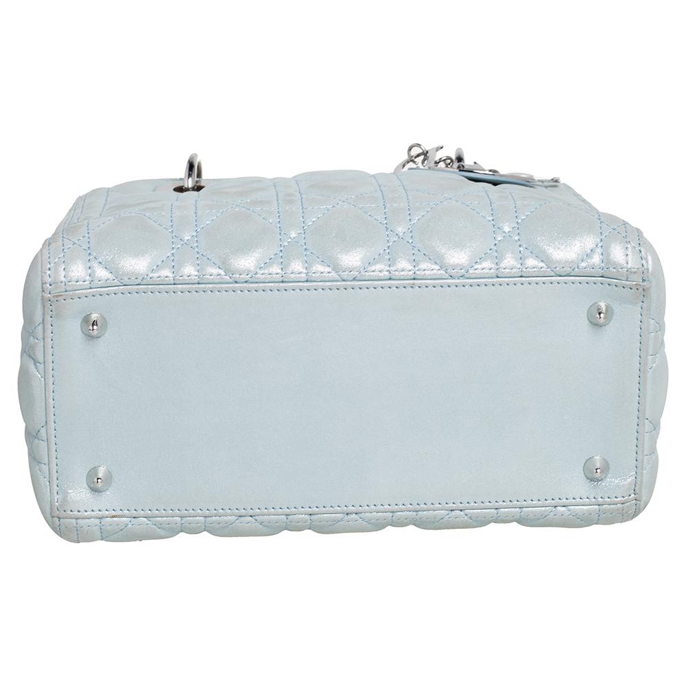 Dior Hellblaue Cannage Schimmernde Ledertasche Medium Lady Dior Tote Damen