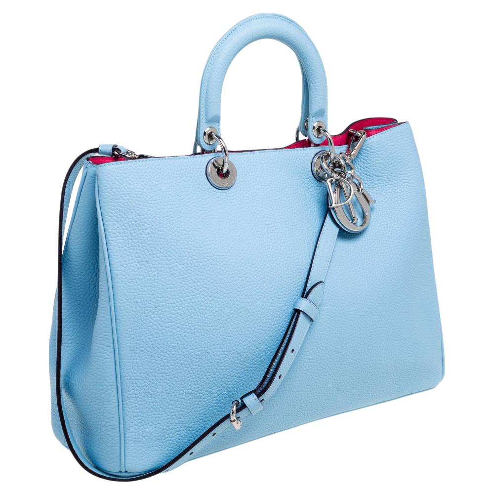 Dior - Grand sac cabas Diorissimo en cuir grainé bleu clair 1