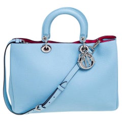 Dior - Grand sac cabas Diorissimo en cuir grainé bleu clair