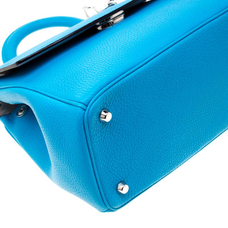 Dior Light Blue Leather Small Be Dior Flap Bag In New Condition In Dubai, Al Qouz 2