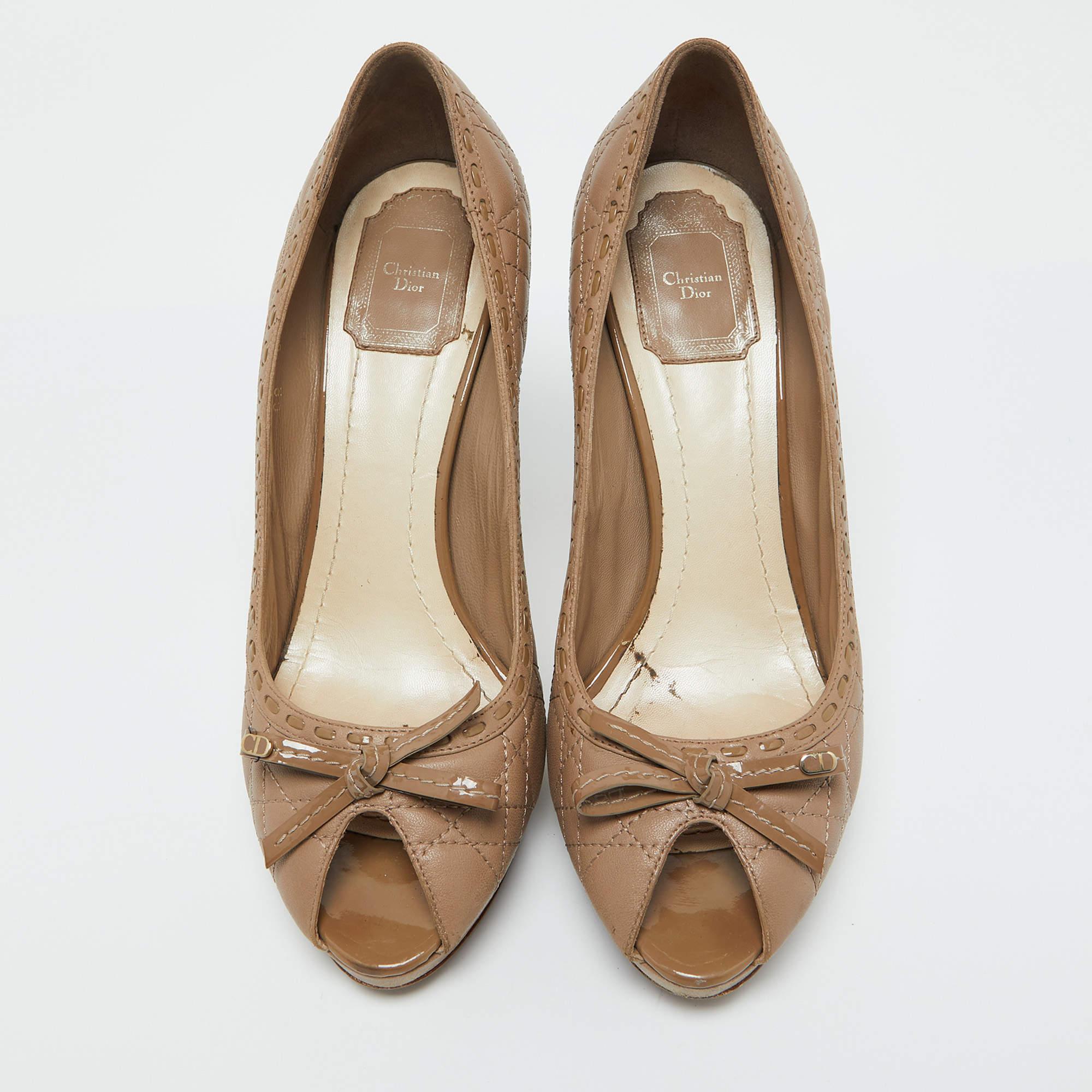Dior Light Brown Cannage Leather Bow Peep Toe Pumps Size 40 In Fair Condition For Sale In Dubai, Al Qouz 2