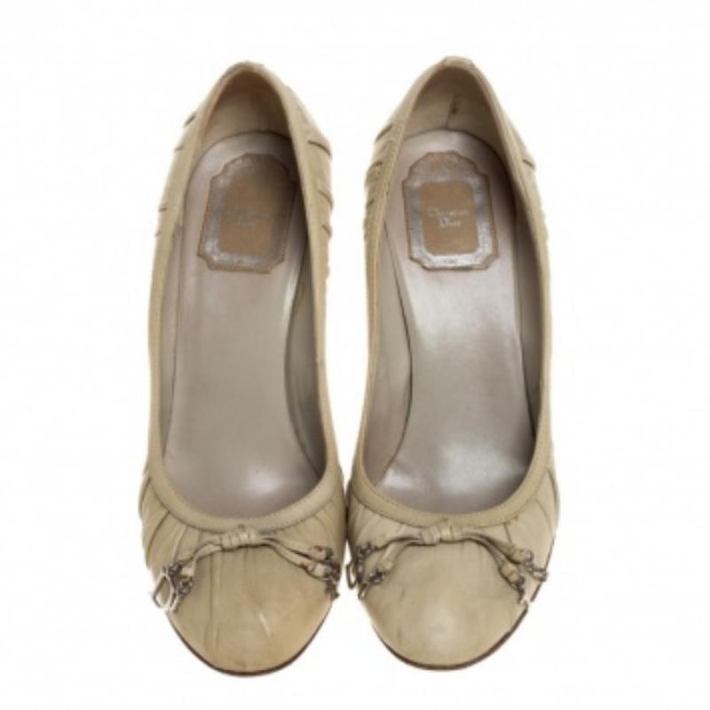 Women's Dior Light Olive Green Leather Pumps Size 38 For Sale