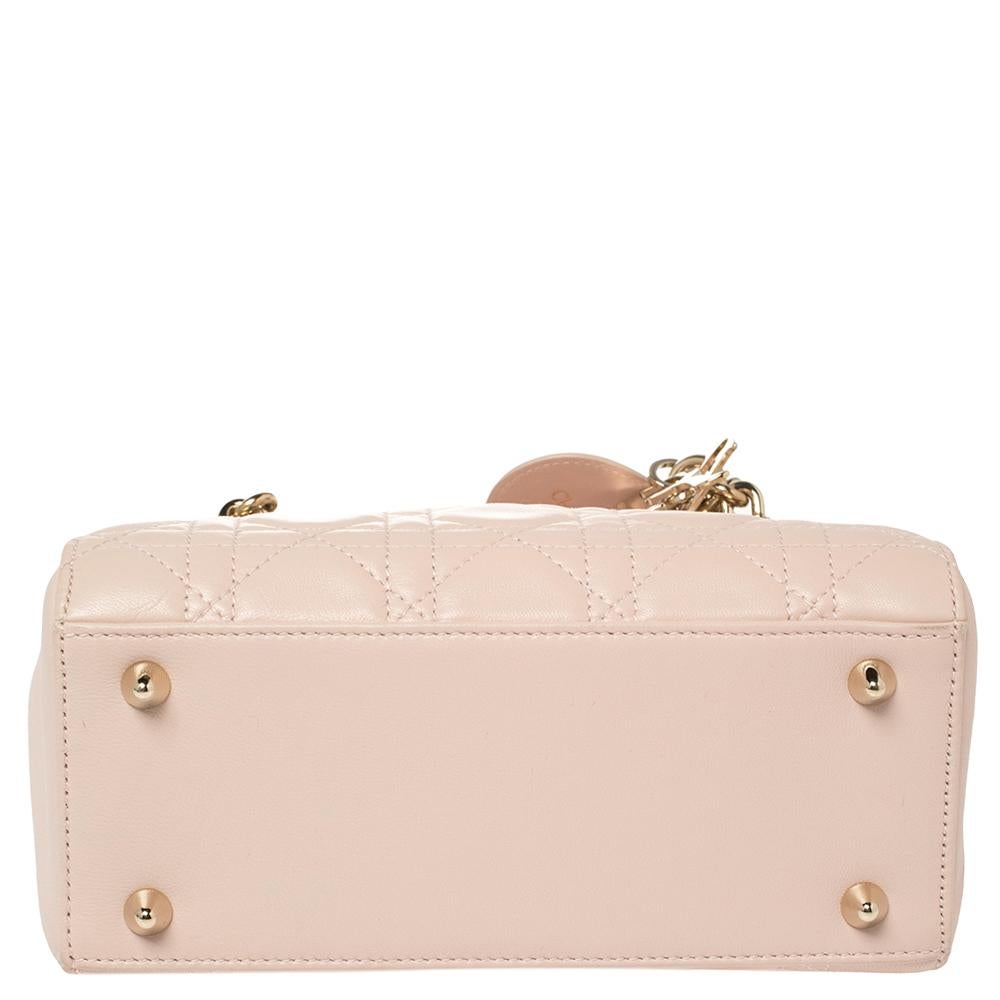 Dior Hellrosa Cannage Leder Lady Dior Tasche mit doppelter Kette Damen