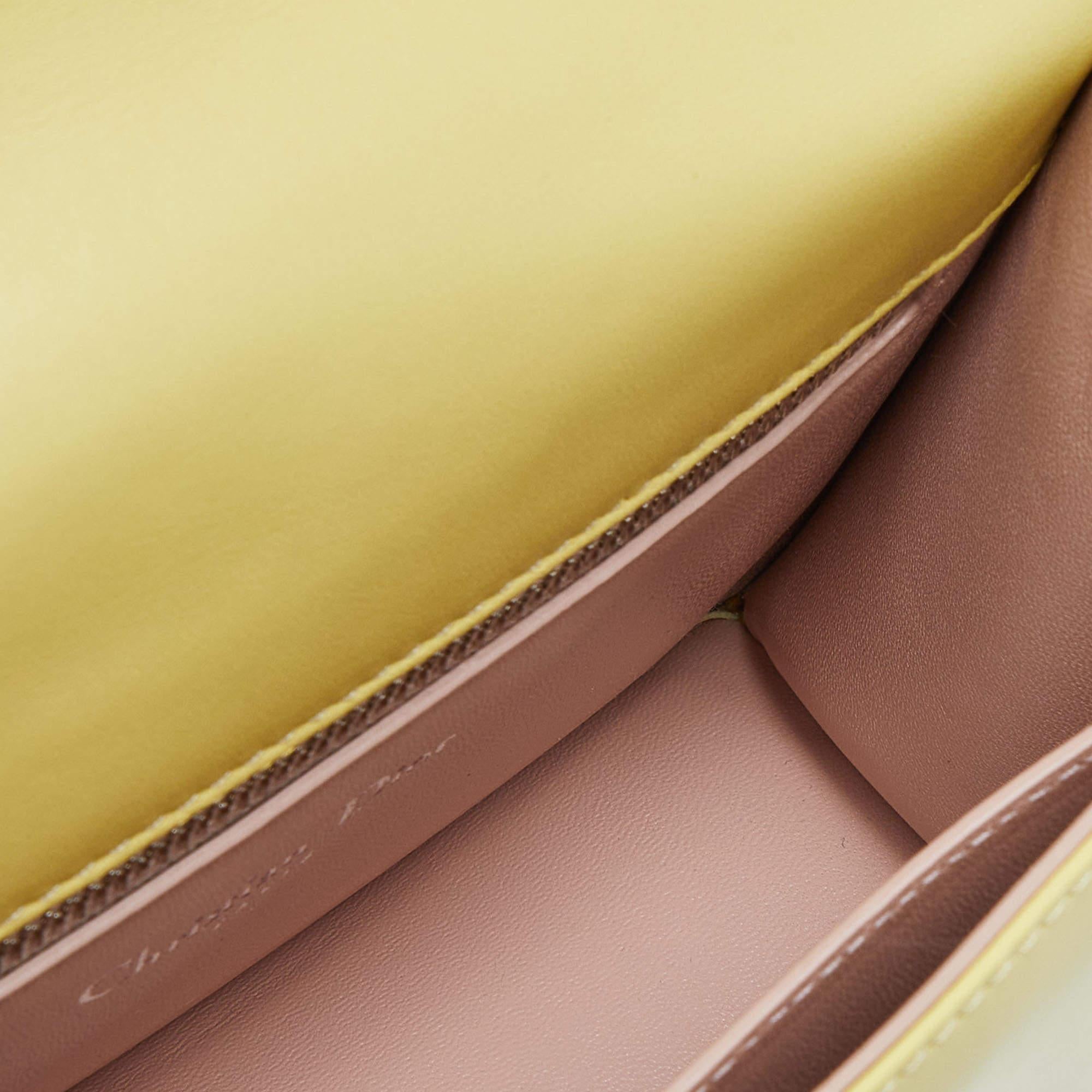 Dior Bolso de hombro Diorama Club de charol amarillo claro 2