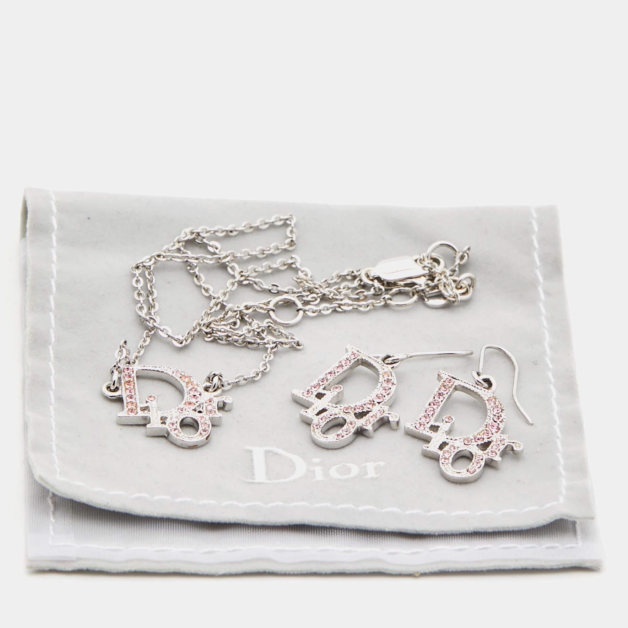 Dior Logo Kristall Silberton Halskette und Ohrringe im Angebot 1