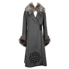 Manteau long en fourrure et cachemire gris de Dior