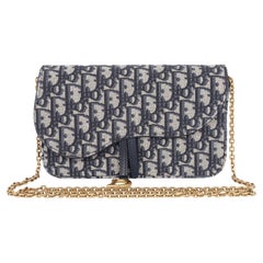 Dior Lange Sattel-Brieftasche mit Kette Blau