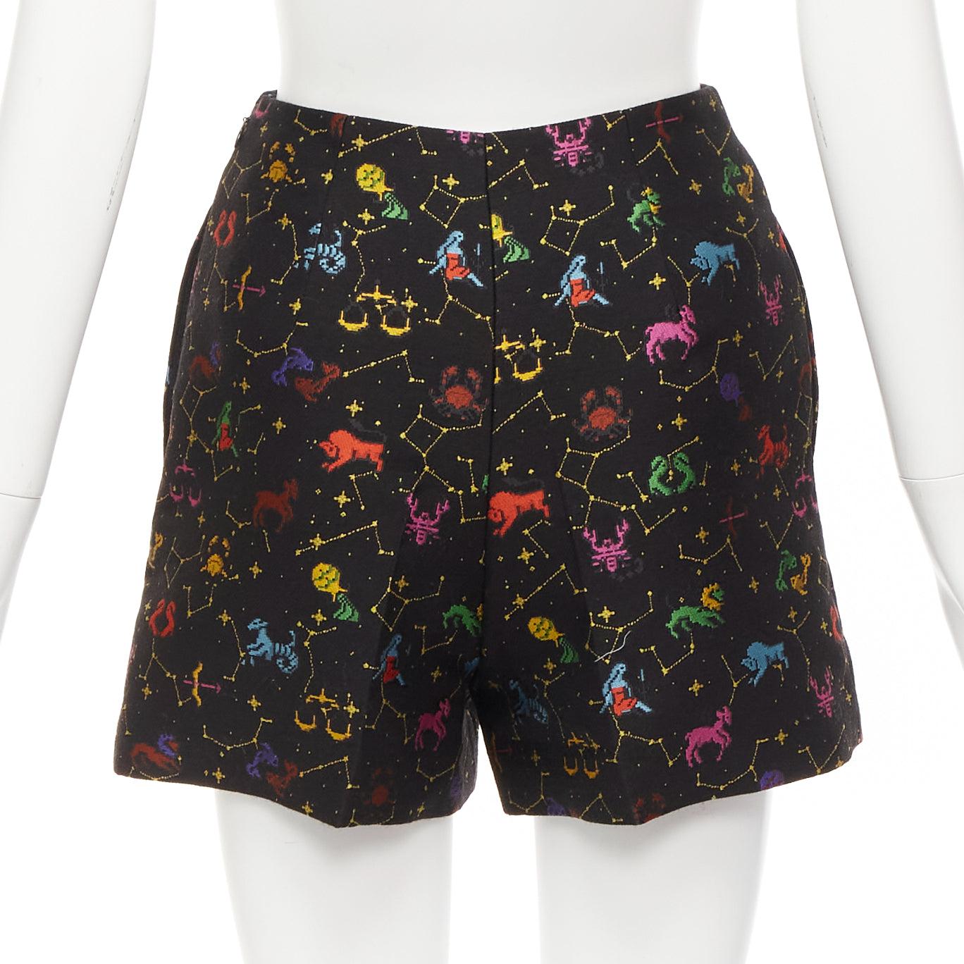 DIOR Lucky Dior schwarz bunt Astrologie Jacquard hoch taillierte Shorts FR32 XXS Damen im Angebot