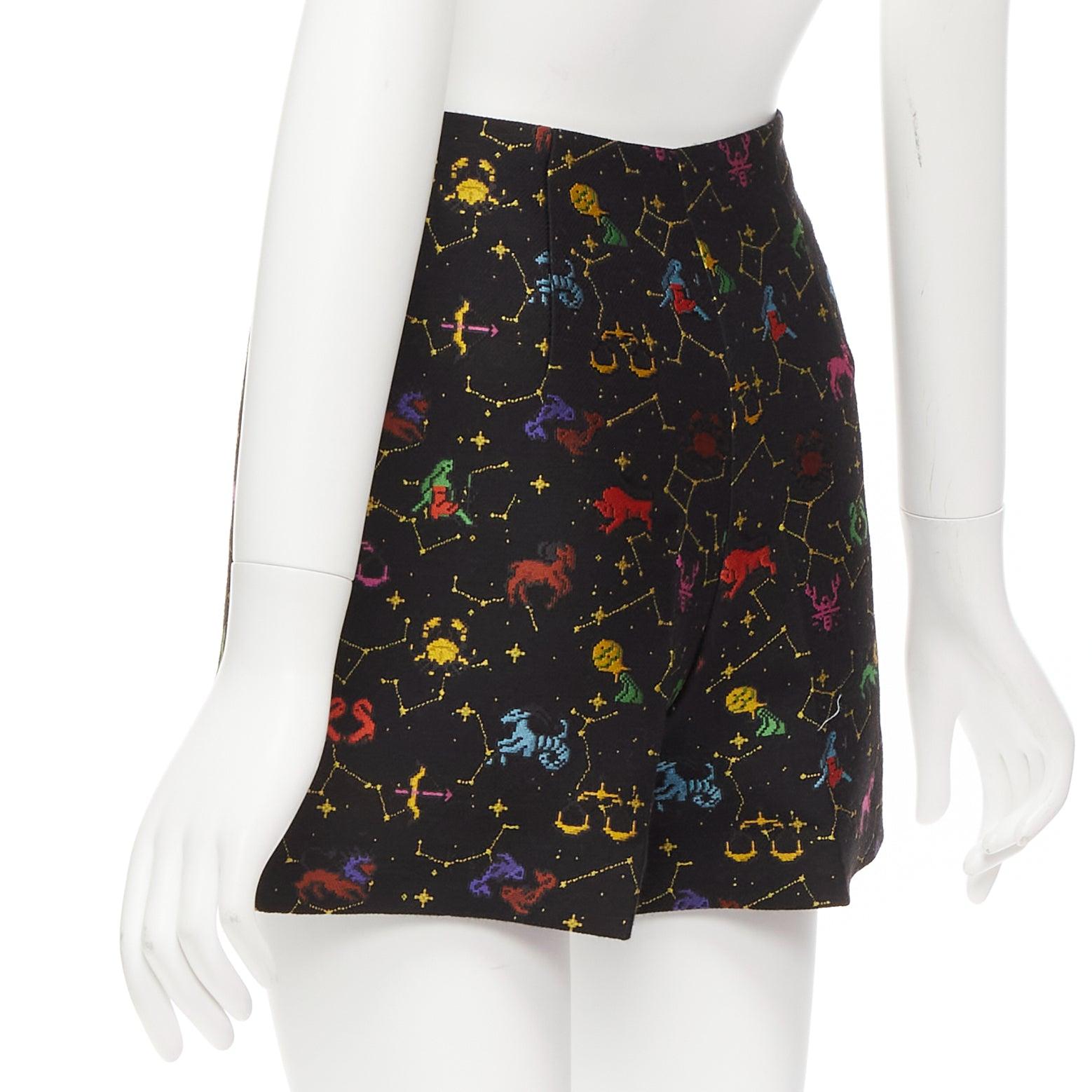 DIOR Lucky Dior schwarz bunt Astrologie Jacquard hoch taillierte Shorts FR32 XXS im Angebot 1