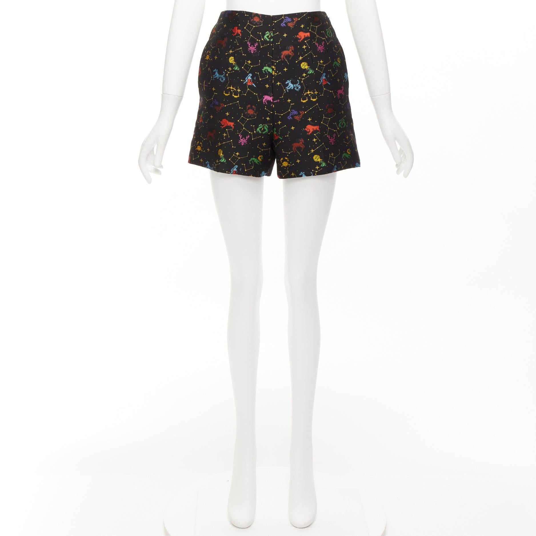 DIOR Lucky Dior schwarz bunt Astrologie Jacquard hoch taillierte Shorts FR32 XXS im Angebot 4