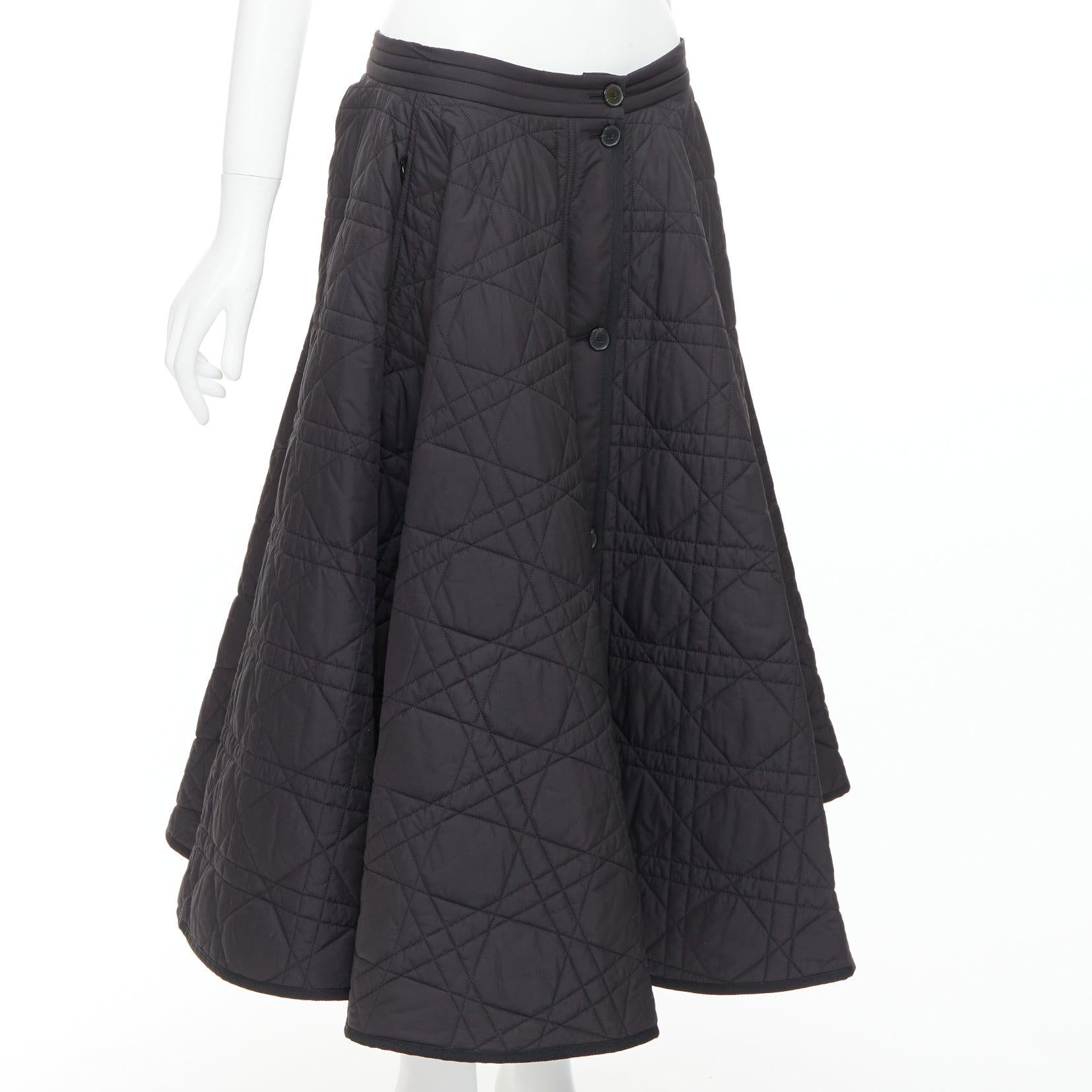 Noir DIOR Macrocannage noir diamant jupe midi matelassée à boutons FR42 XL en vente