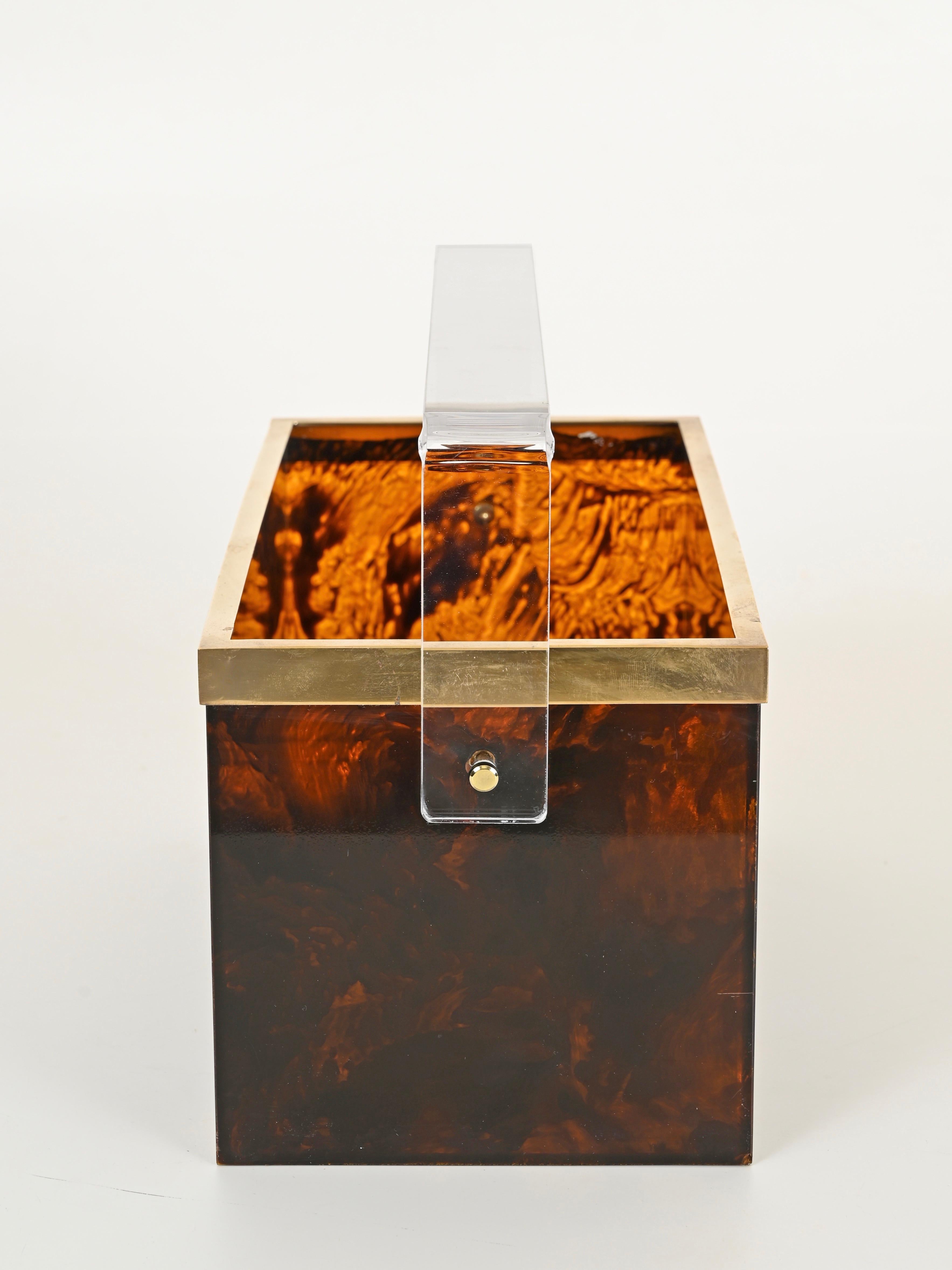 Revistero o botellero Dior Lucite carey y latón, Italia Años 70 en venta 3
