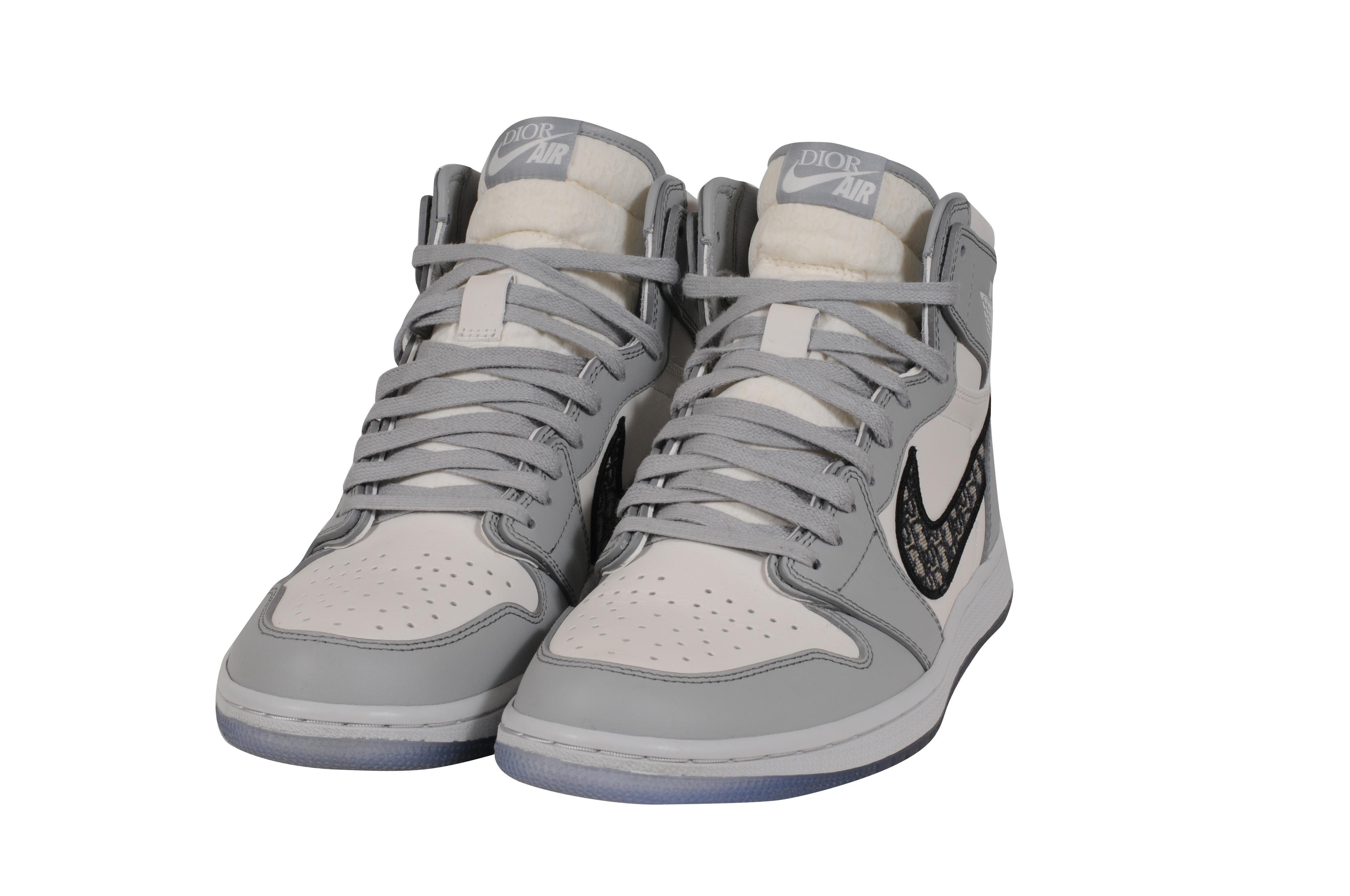 Dior Mens Air Jordan 1 Sneakers Oblique Logo US 10 EU 43 Gray Leather High Top Gris en venta