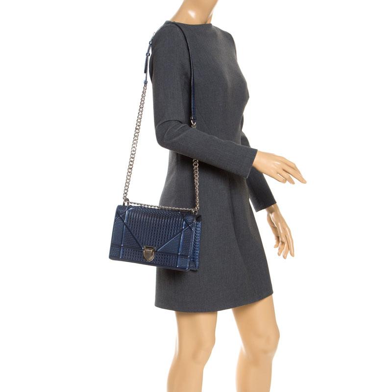 diorama blue metallic