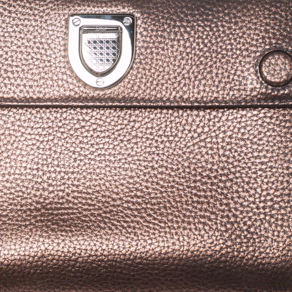 Dior - Mini sac Diorever à poignée supérieure en cuir grainé de cuivre métallisé 3